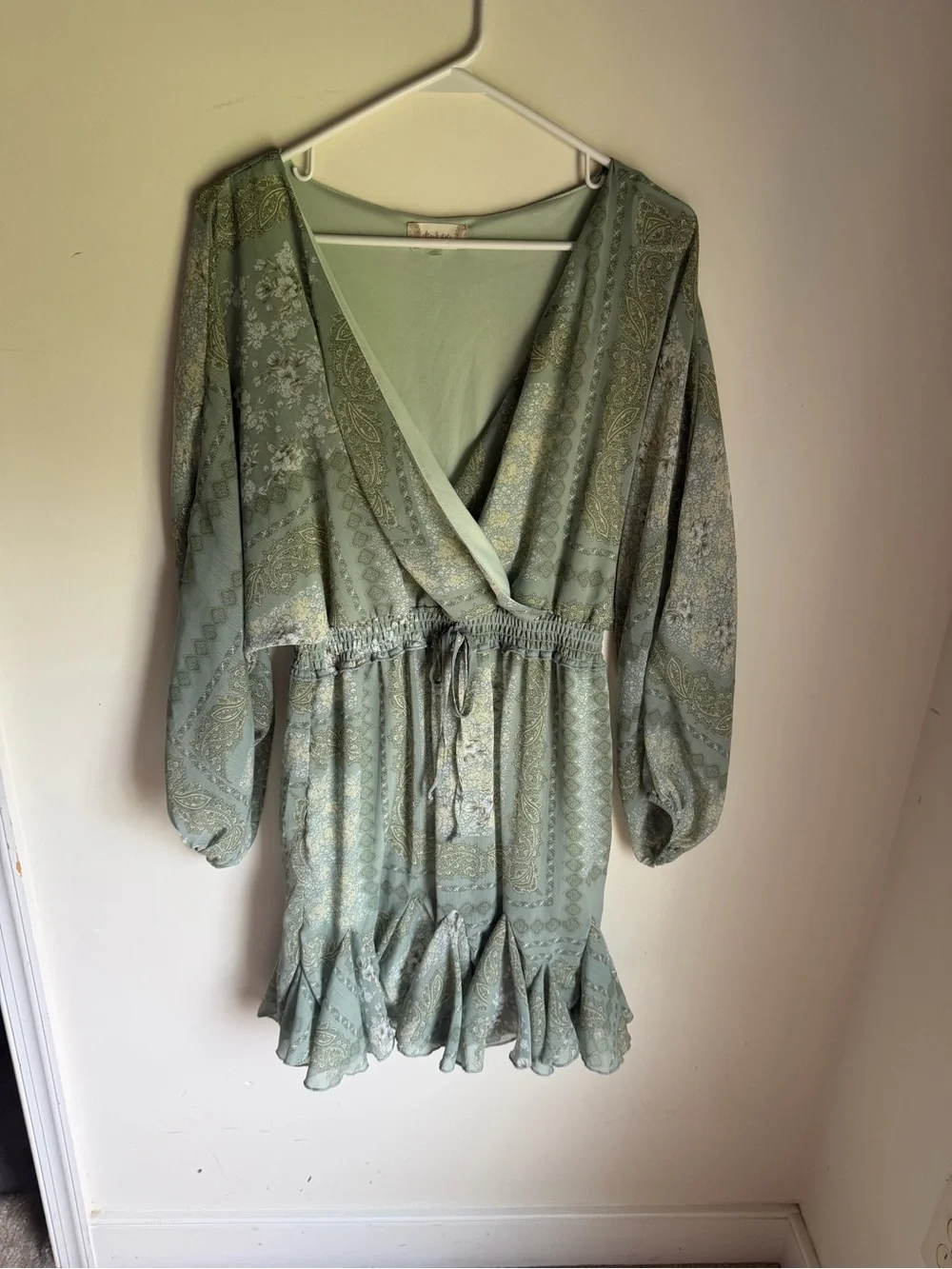Altar'd State Sage Green Paisley Floral Mini Dress Boho Wrap V-Neck Medium 0070 - Picture 2 of 6